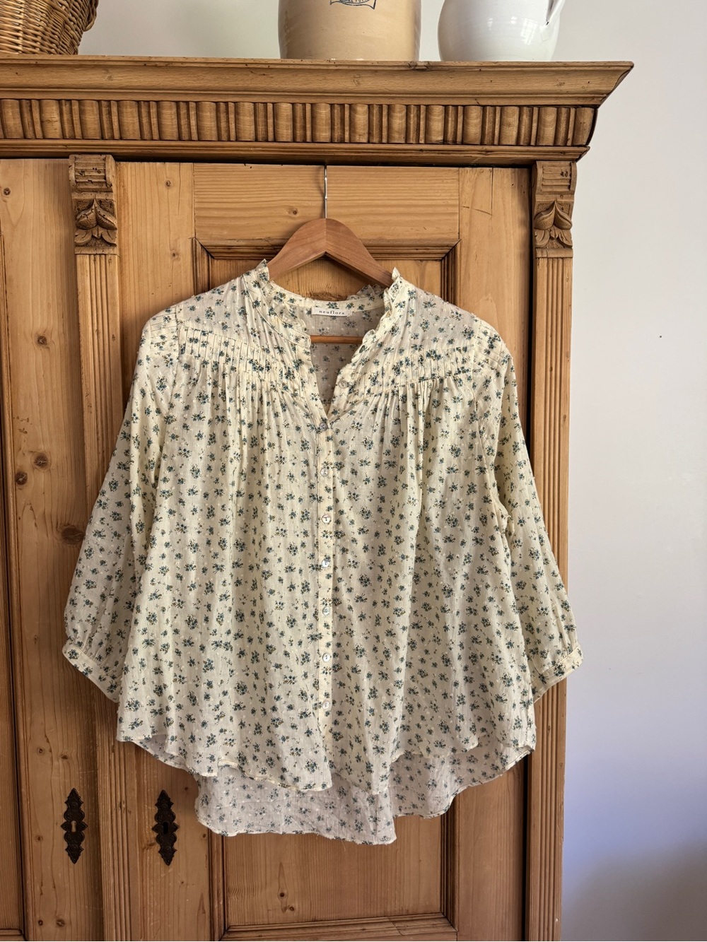 Women's Cream Floral Button-Front Blouse with Pintuck Detail